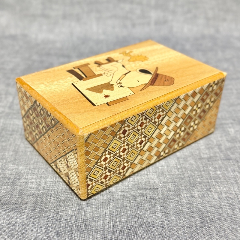 SNOOPY Secret Box Collaboration Karakuri Box