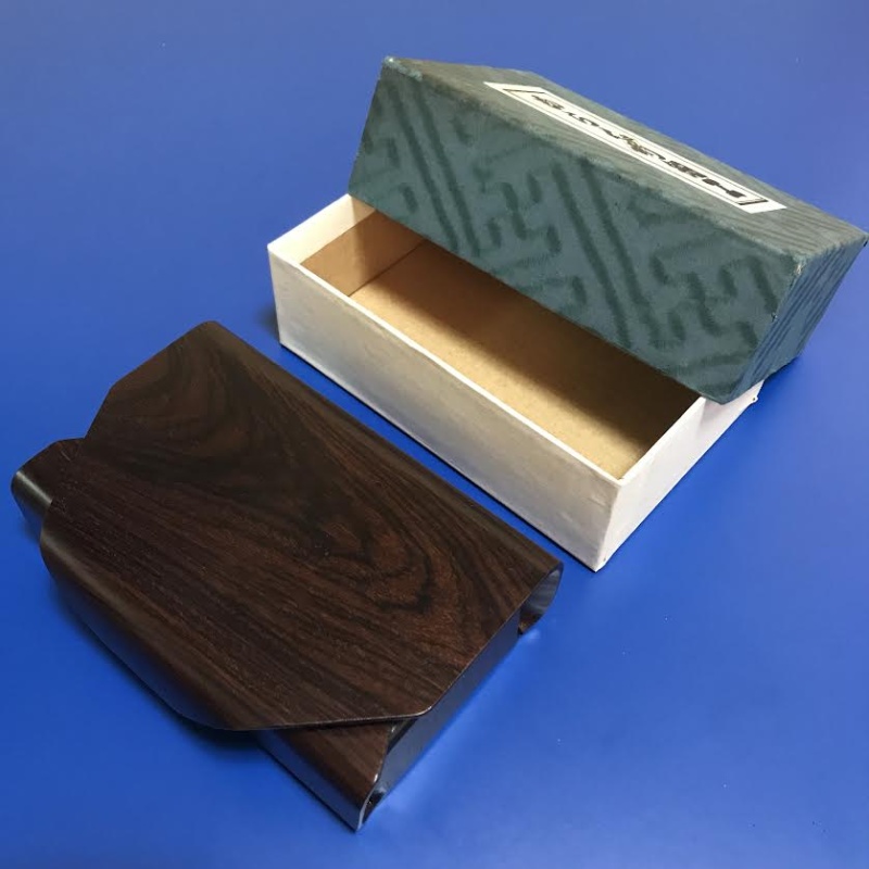 "Small Gift"(P-19-1) Karakuri Box Akio Kamei