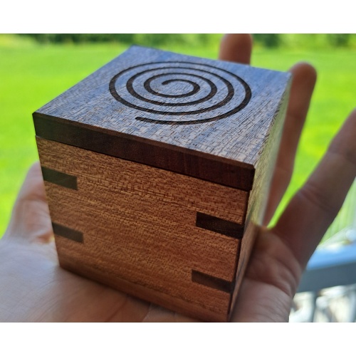 Twister Box (Pelikan Puzzles) – Karakuri-Style Puzzle Box