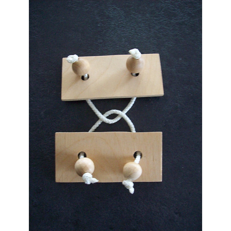 5x Wooden string puzzles