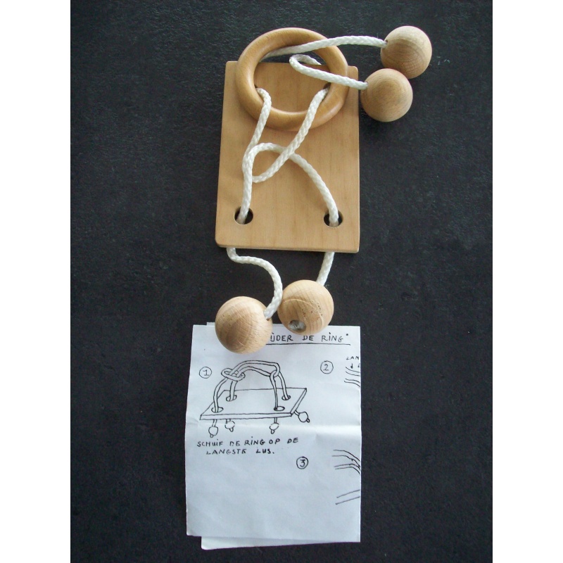 5x Wooden string puzzles