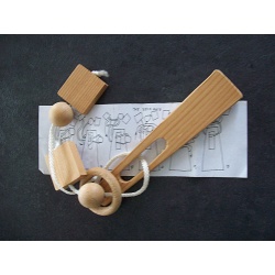 5x Wooden string puzzles