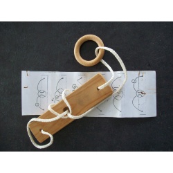 5x Wooden string puzzles