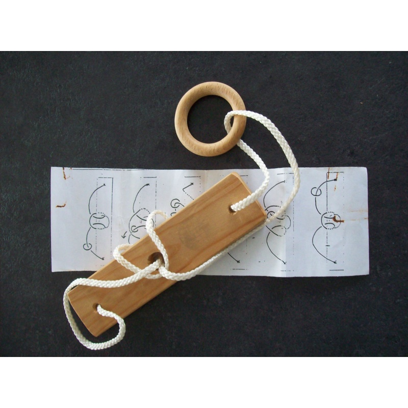 5x Wooden string puzzles