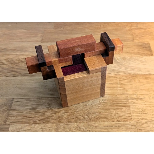 Mouse Hole - Alexander Magyarics made by Pelikan