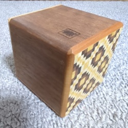 "Covered Type Secret Box"(N-21) Karakuri Box Yoshiyuki Ninomiya. 