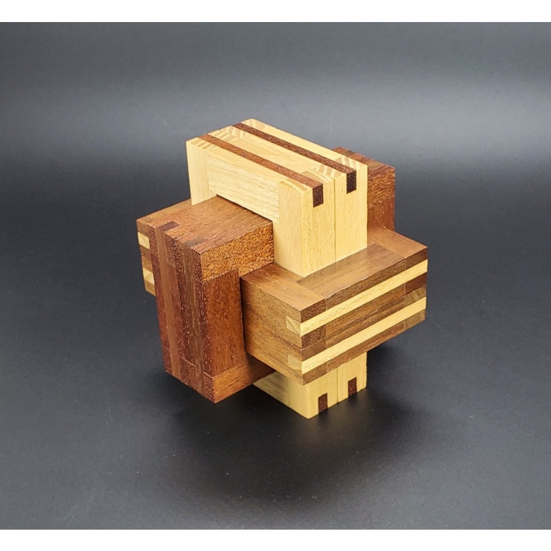 Chen's 6 Board Burr by Chi-Ren Chen and Eric Fuller