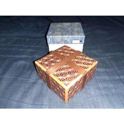 Hermit Crab Box (Akaasa B)