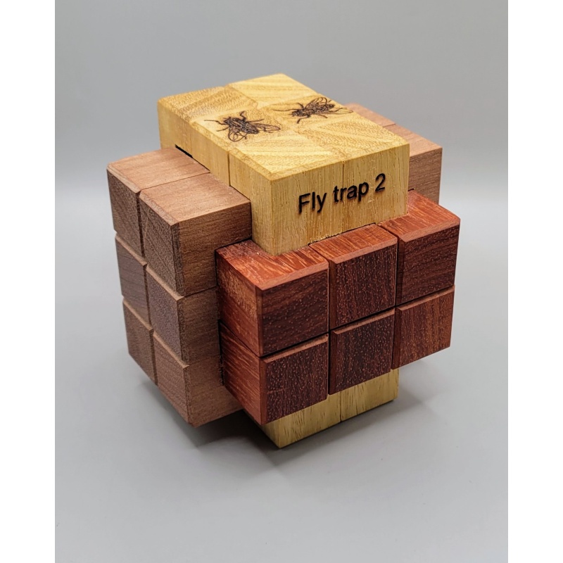 Fly Trap 2 by Alfons Eyckmans