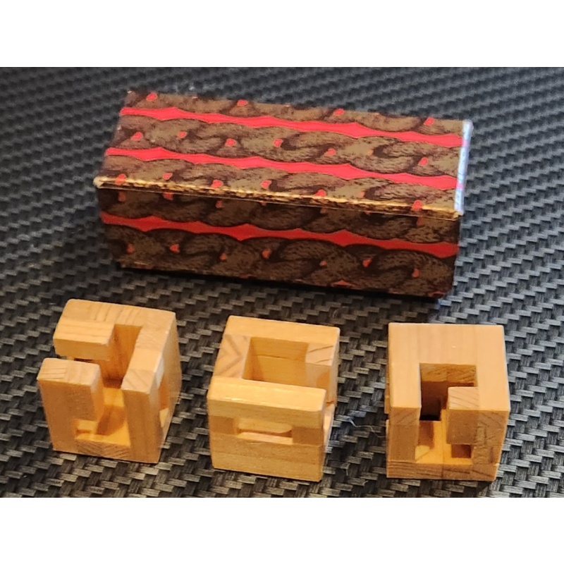 Three Cubes or Oskars blocks puzzle was Peter Hajeks exchange at IPP21 in Tokyo, 2001