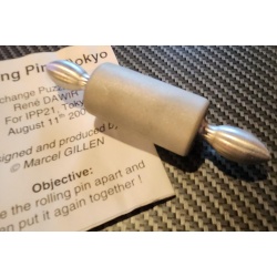 Rolling Pin (T)okyo by Marcel Gillen, IPP21 2001