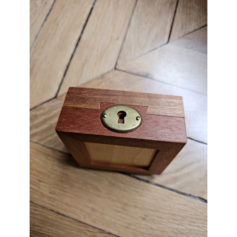 Sandfields Dovetail Jewel Box, Designed by Robert Sandfield, crafted by Perry McDaniel, IPP23