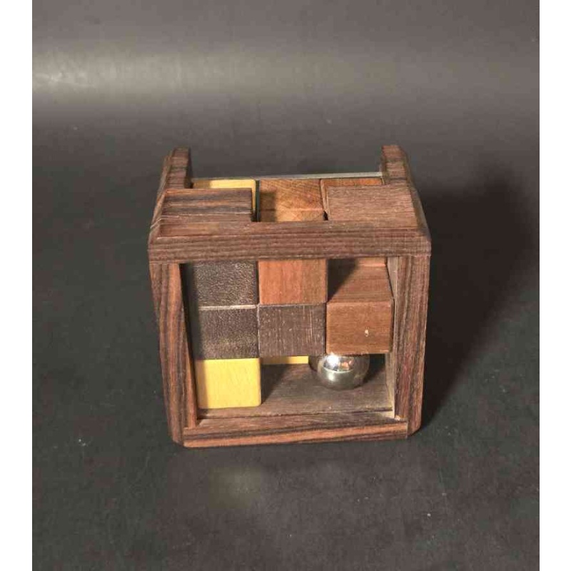 Box with 2 Balls - Wood Wonders