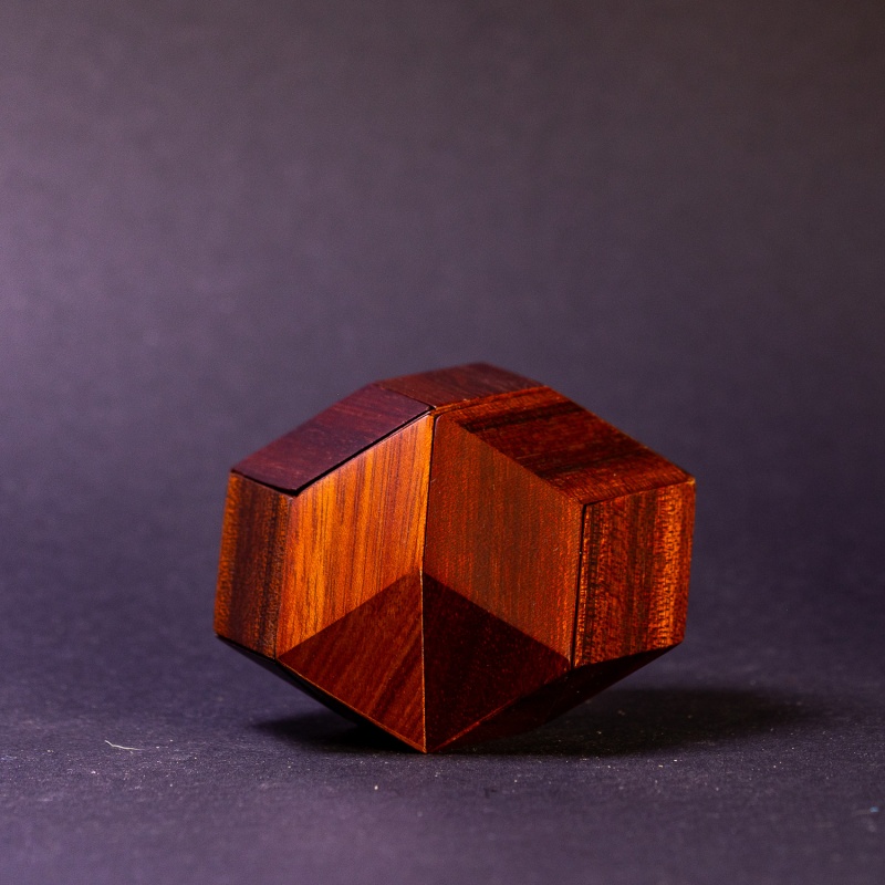Icosahedron - Chinese B by Wayne Daniels