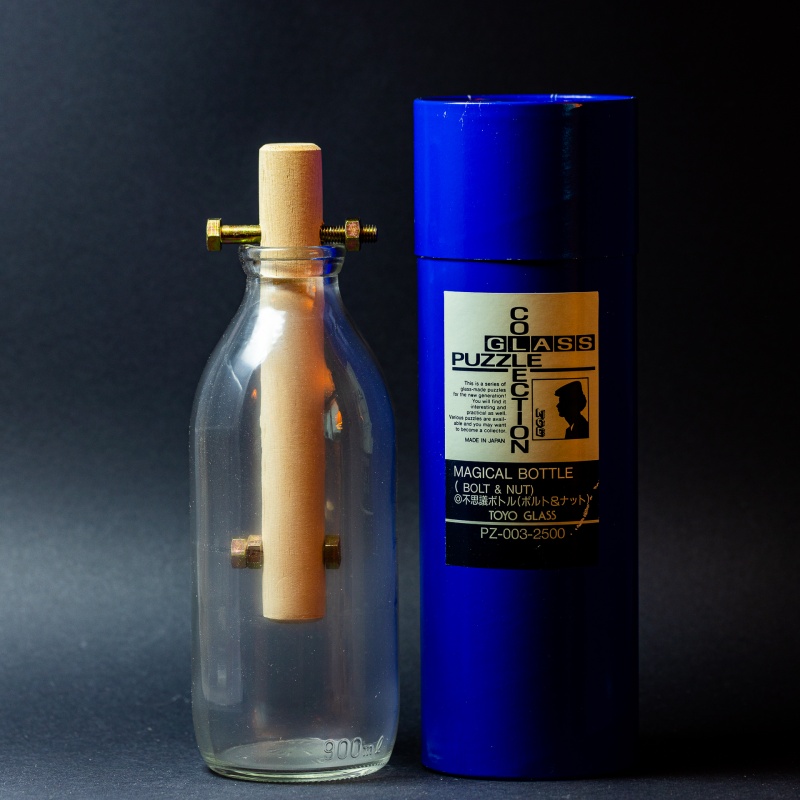 MAGICAL BOTTLE(BOLT&NUT) by Toyo Glass