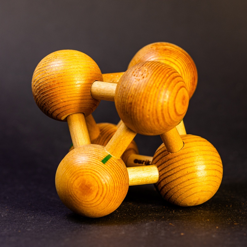 Atom problem by Aarikka