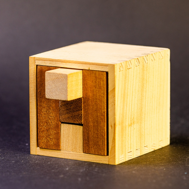 Jennifer Haselgrove Box CT 25 by Arjeu