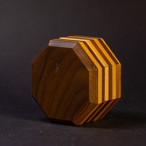 Pile of Discs / Octagon Box by Akio Kamei