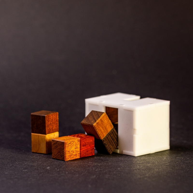 Minima Domino by Frederic Boucher