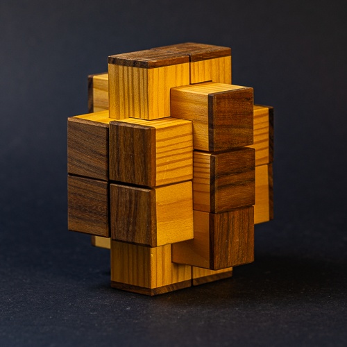 Kleiner Gordischer Knoten by Peter Rösler (1 of 10)