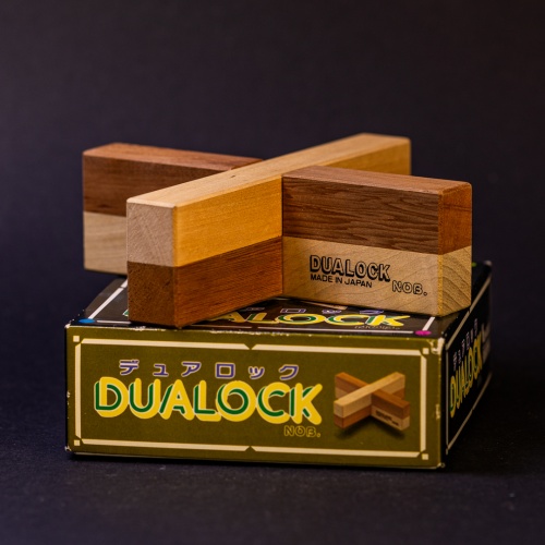 Dualock by Hanayama