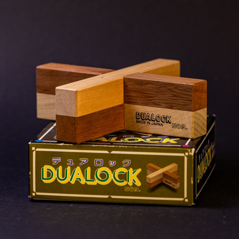 Dualock by Hanayama