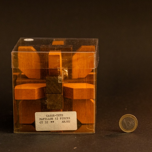 CT 32 Papillon by Arjeu