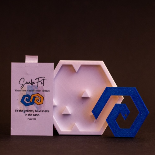 Snake Fit by Yasuhiro Hashimoto