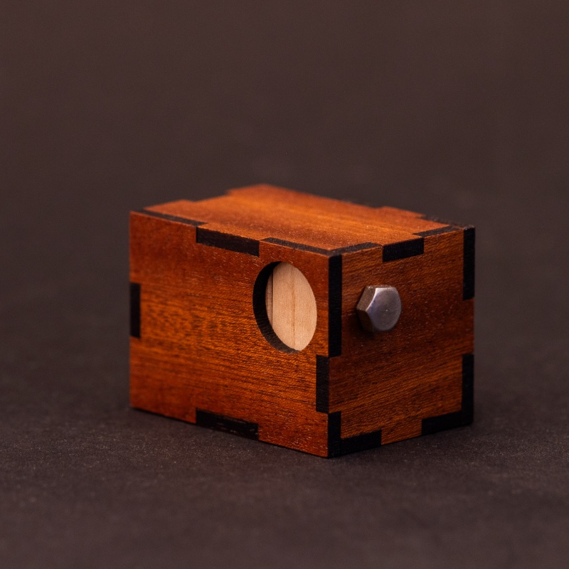 Minima Smiley by Frederic Boucher