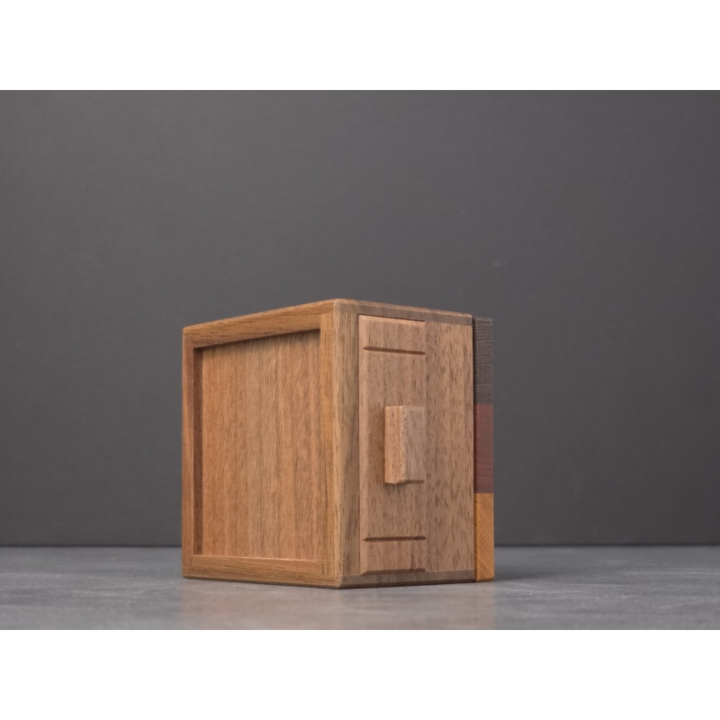 Secret Box with a Tree and a Star(RF-85) - Hiroshi Iwahara (Karakuri)