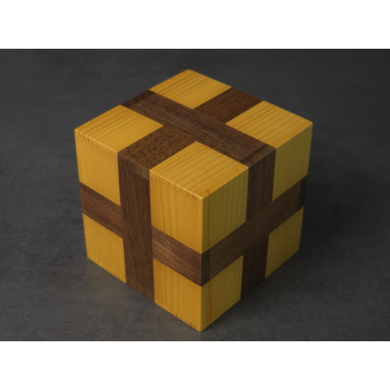 NEW PARCEL CUBE(M-45) - Akio Kamei (Karakuri)