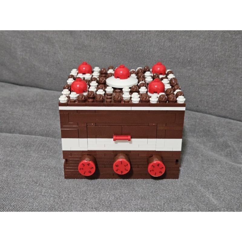 Cakes and Pies by Andrew Parr