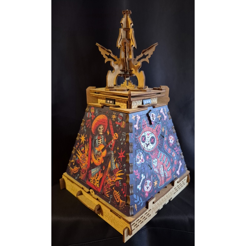 Cluepuzzle - Pyramid of the Sun. Jigsaw puzzle box.