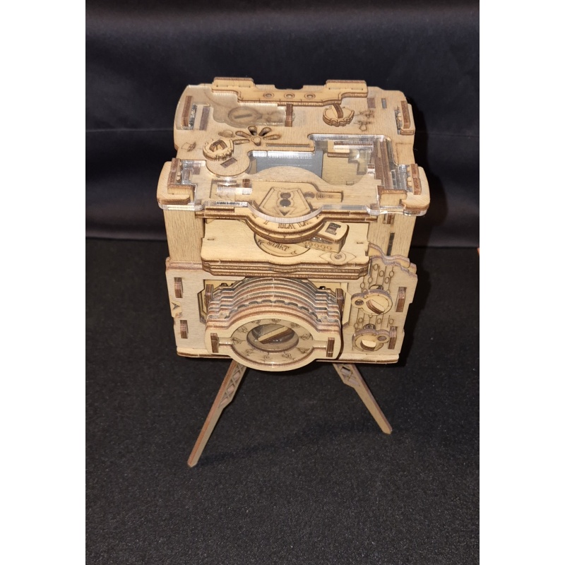 Cluebox - Escape room in a box. Sherlock's Camera