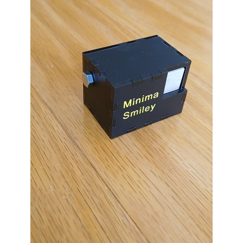 Minima Smiley by Frederic Boucher