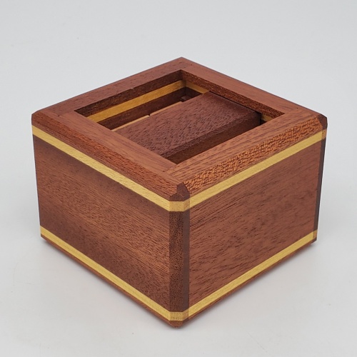 Half Lid Box by Hajime Katsumoto, Eric Fuller