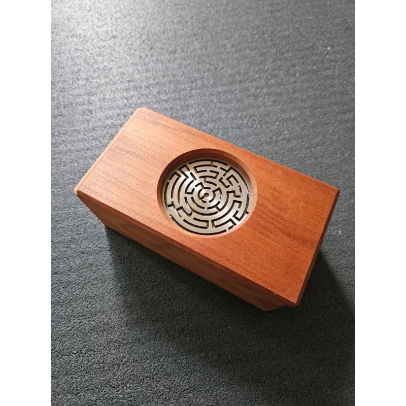 Maze box medium by Kagen Sound. Limited edition