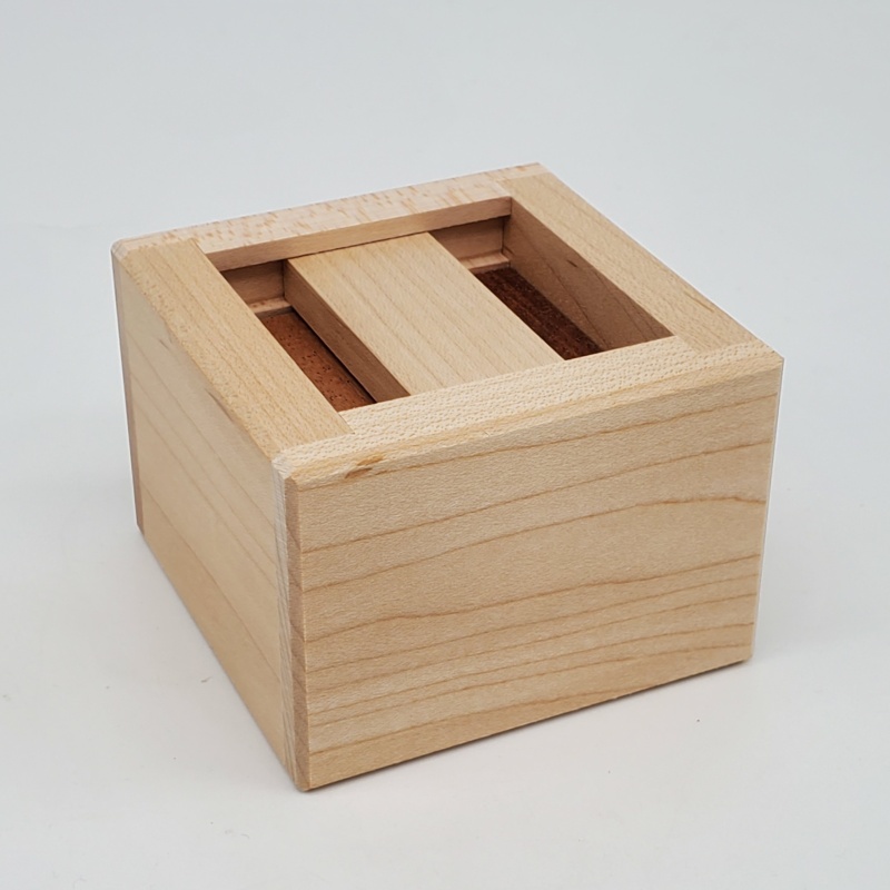 Half Lid Box by Hajime Katsumoto and Eric Fuller