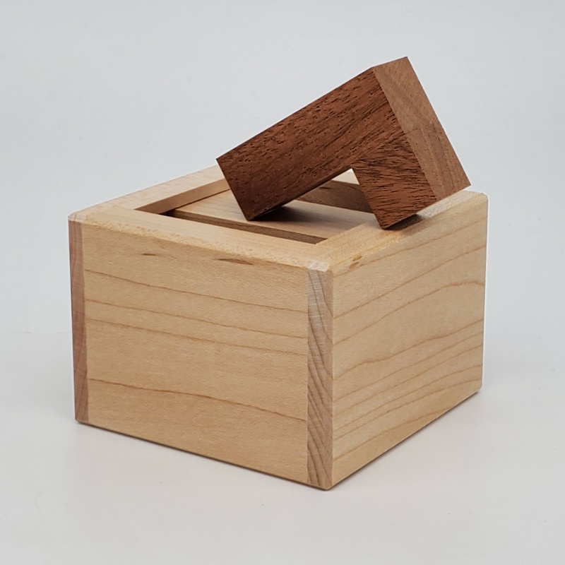 Half Lid Box by Hajime Katsumoto and Eric Fuller