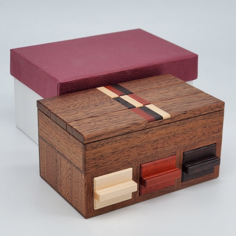 Tricolor Box by Hiroshi Iwahara