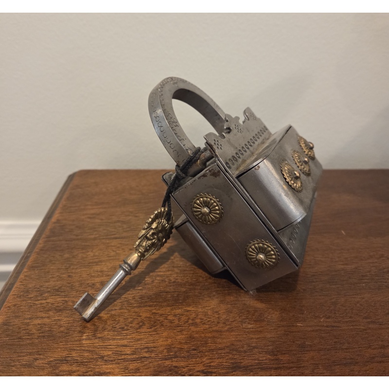 Crown Iron Puzzle Lock – Puzzle Master