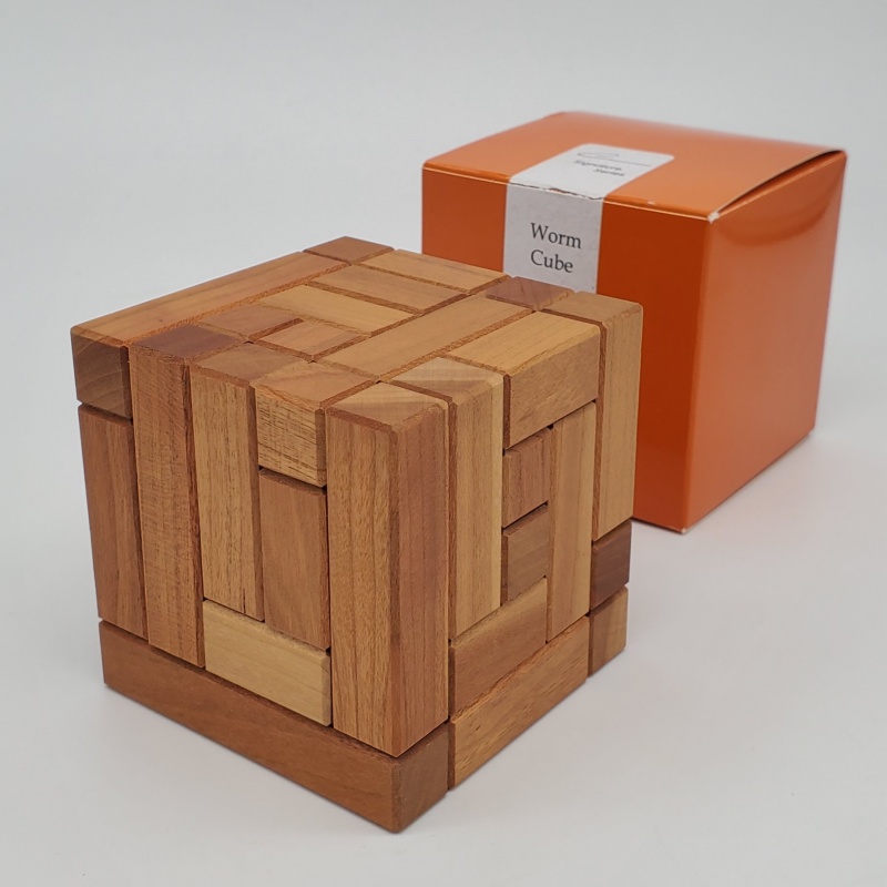 Worm Cube by Émil Áskerli and Eric Fuller