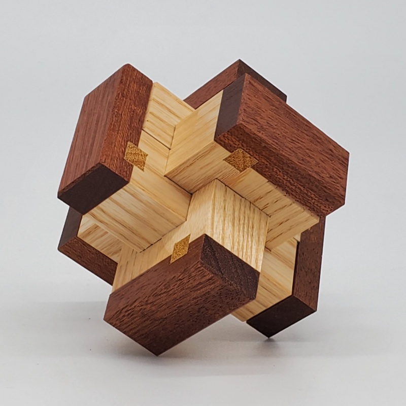 Chinese Knot by Christoph Lohe and Eric Fuller