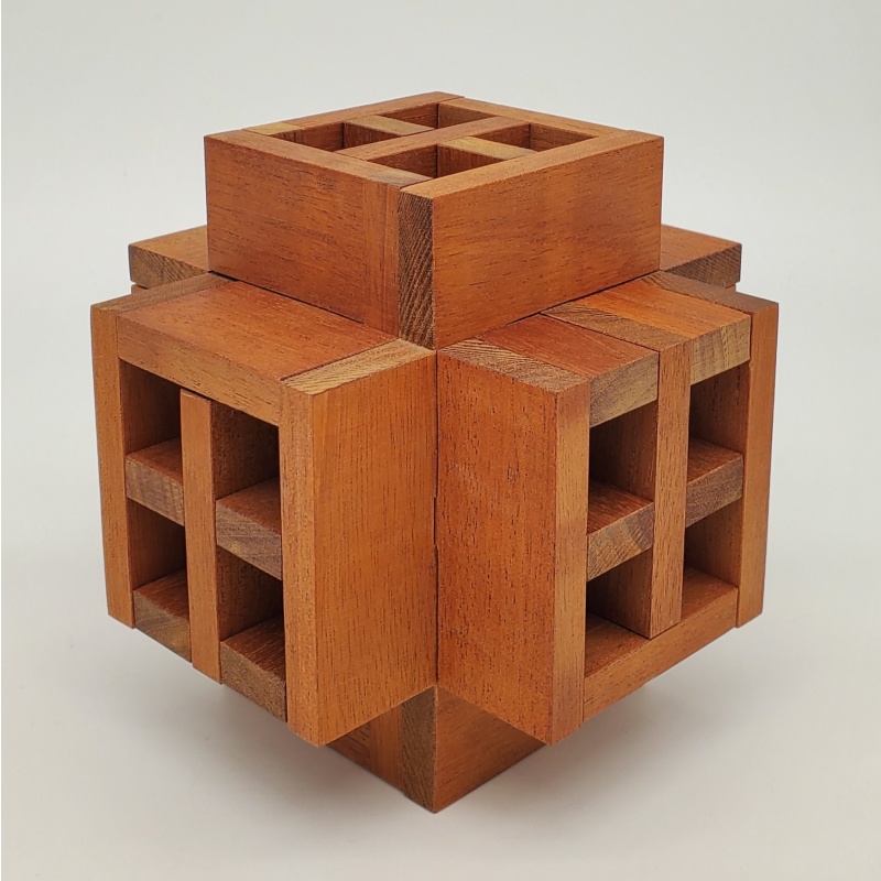 Tubular Burr Box by Ronald Kint-Bruynseels