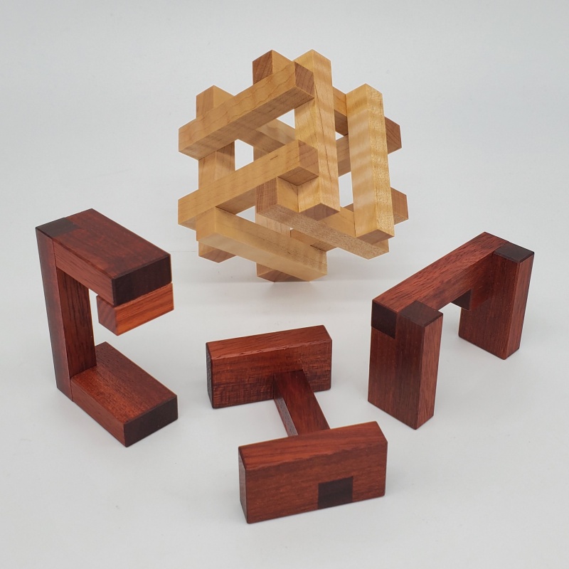 Triaxe by Stéphane Chomine and Eric Fuller