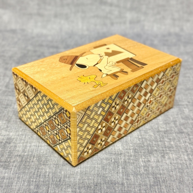 SNOOPY Secret Box Collaboration Karakuri Box