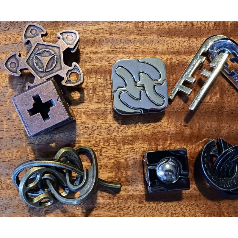 16 Hanayama Huzzle Cast Puzzles