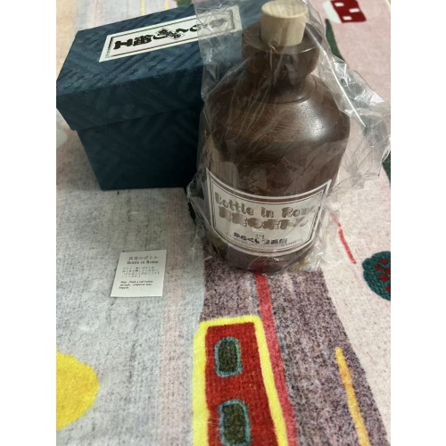 Bottle in Rome by Akio Kamei