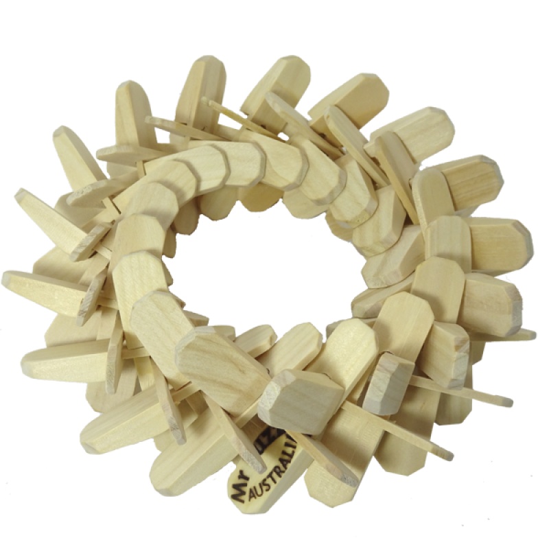 52 pieces of wood in a ring. Impossible object by Mr Puzzle.