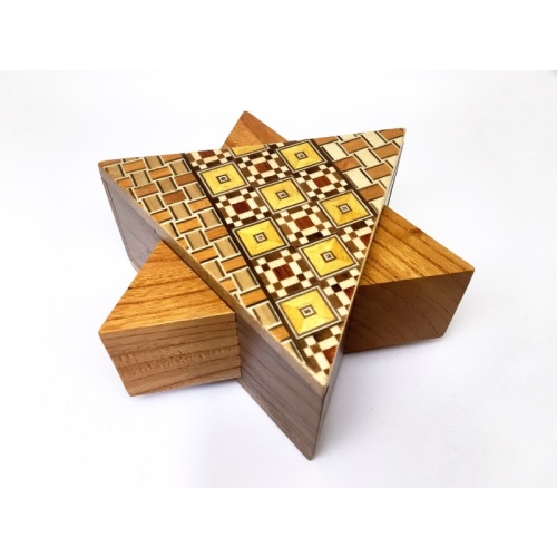 Hiroyuki Oka’s Secret Star Puzzle Box